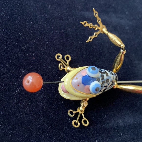 Cynthia Chuang Jewelry 10 (J10) Vintage Porcelain Frog Rare Art Pin/Brooch - Picture 2 of 9
